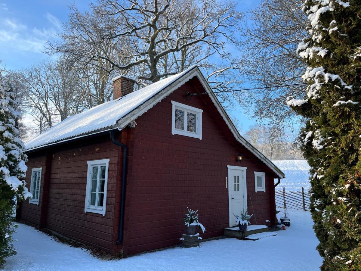 Naturskoent Boende Naera Skoevde Exterior photo